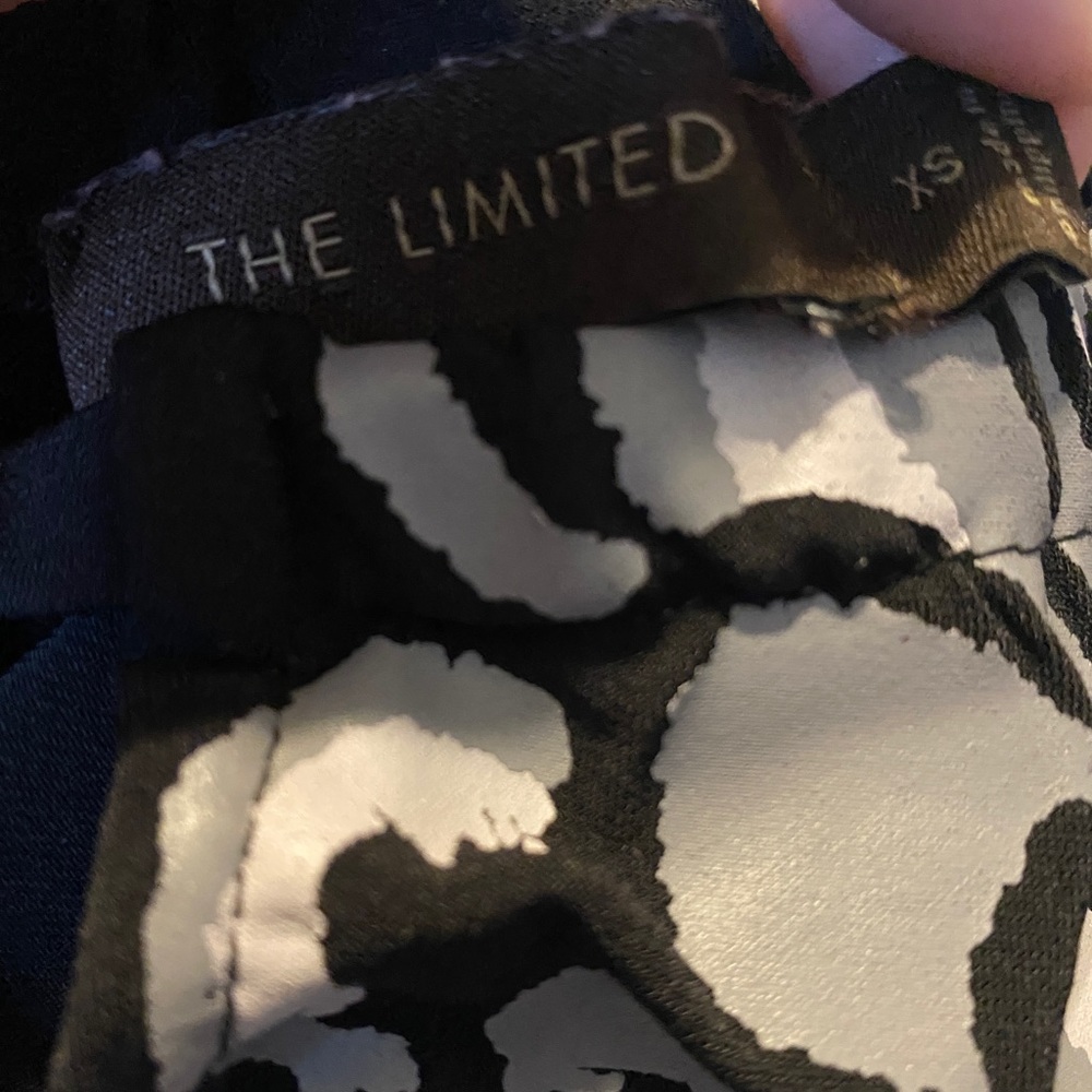 The Limited | Career Blouse | Extra Small - Picture 2 of 3